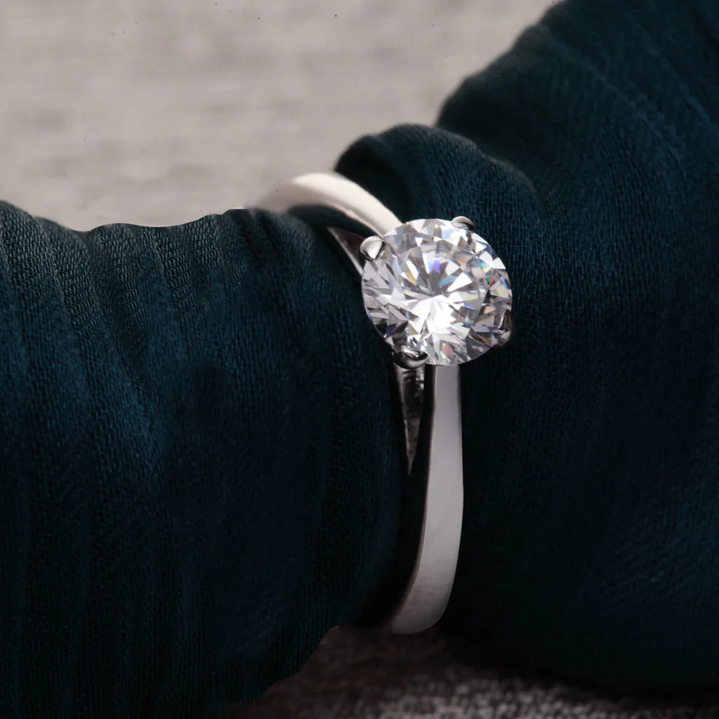 .900 CT DIAMOND RING